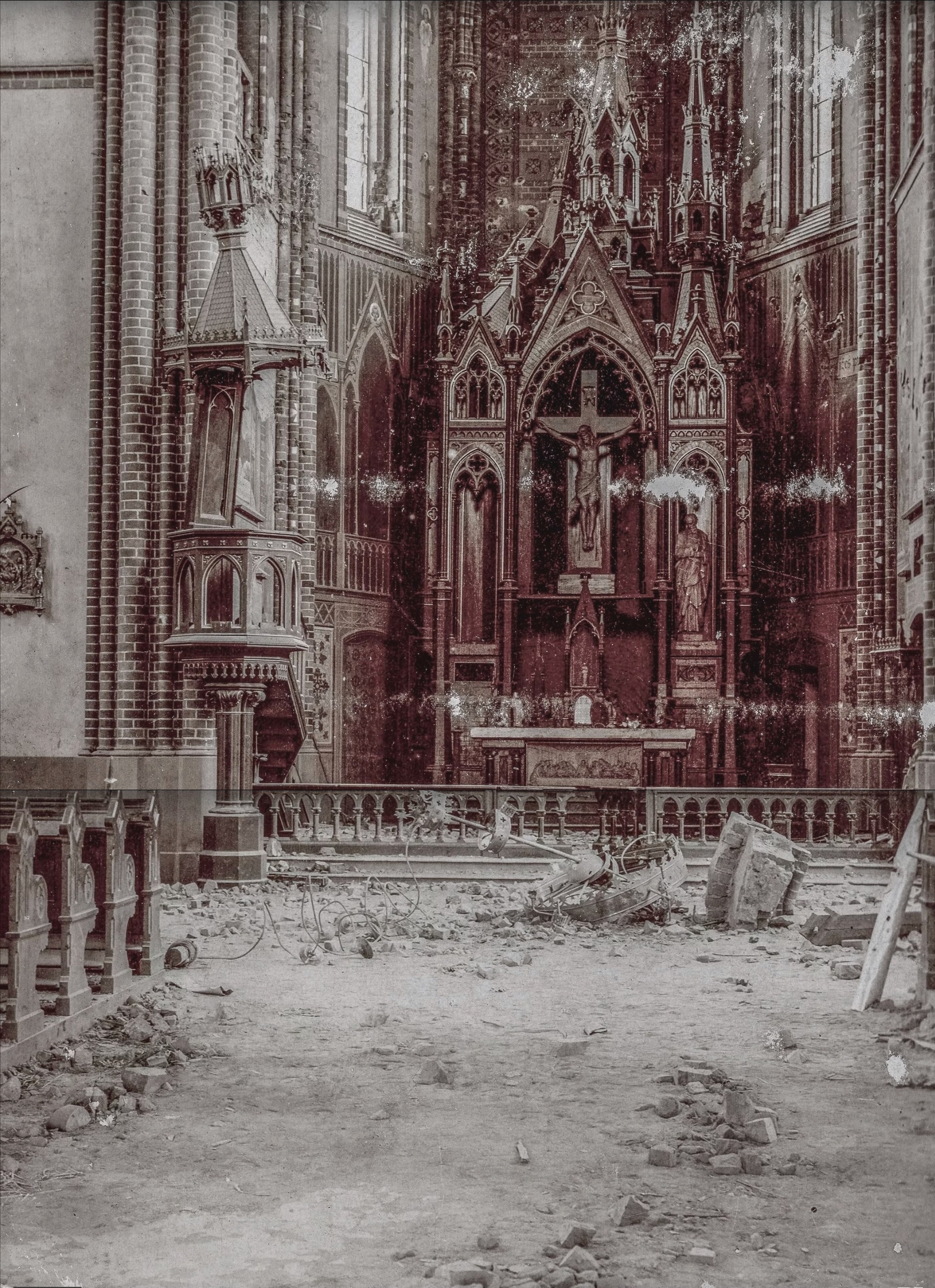 Zniszczenia kościoła w Sztabinie odniesione podczas I Wojny Światowej. Rok 1915.