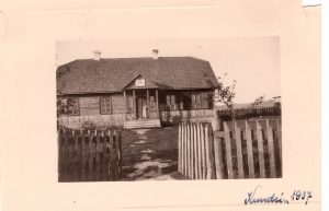 Budynek szkoły w Kundzinie, 1937 r.