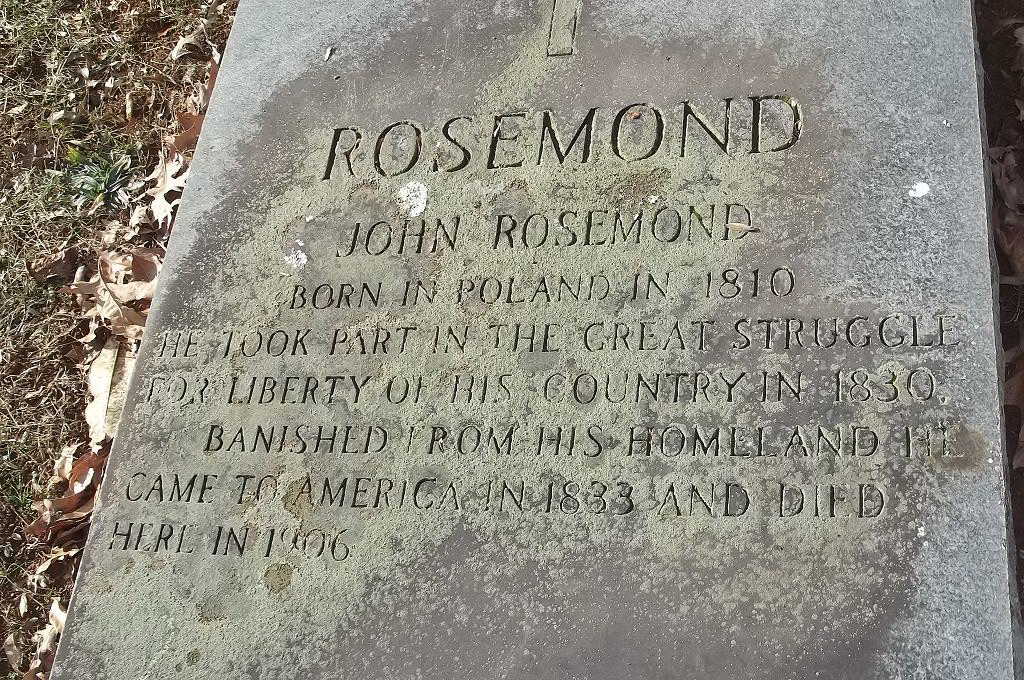 Nagrobek Johna Rosemonda. Findagrave.com