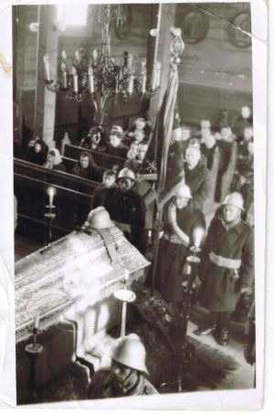 Pogrzeb strażaka, Jana Noruka, współzałożyciela ochotniczej straży pożarnej w Jaziewie