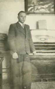 Organist Wacław Morusiewicz from Małe Raczki. 1940s. Organista Wacław Morusiewicz z Małych Raczek. Lata 40.