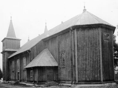 Kościół parafialny w Jaminach. Zdjęcie z 1938 roku. Kościół parafialny w Jaminach. Zdjęcie z 1938 roku.
