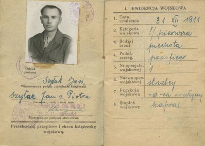 Fragment książeczki wojskowej. Fragment książeczki wojskowej.