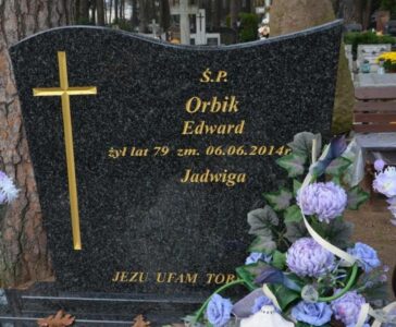 The grave of Edward Orbik at the cemetery in Augustów. Grób Edwarda Orbika na cmentarzu w Augustowie.