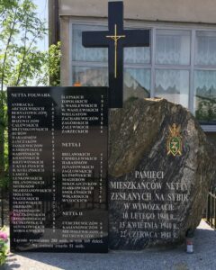Memorial to the residents of Netta taken to Siberia in Netta Folwark. 2 + 1 Orbiks. Pomnik Pamięci Mieszkańców Netty Wywiezionych na Sybir w Netcie Folwark. Orbików 2+1.
