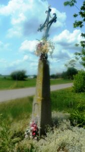 Krzyż z Wólki Karwowskiej fot. 2, fot. J. D. 2016 Krzyż z Wólki Karwowskiej fot. 2, fot. J. D. 2016