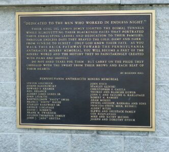 A memorial plaque dedicated to the Pennsylvania miners Tablica pamiątkowa poświęcona górnikom Pensylwanii