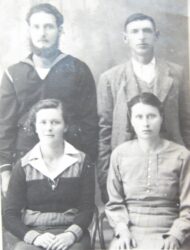 Franciszka i Bolesław Andrakowie w Indiach (po prawej stronie) Franciszka i Bolesław Andrakowie w Indiach (po prawej stronie)