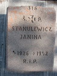Nagrobek Janiny Stanulewicz (1926-1942) na cmentarzu katolickim w Teheranie