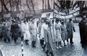 Pracownicy GS Olecko na pochodzie Pracownicy GS Olecko na pochodzie