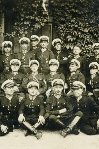 Bolesław siedzi pierwszy z lewej