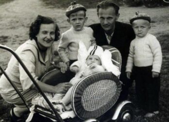 Mamy już trzech synów; Zdzisława, Andrzeja i Teodora. Olecko, 1956 r.